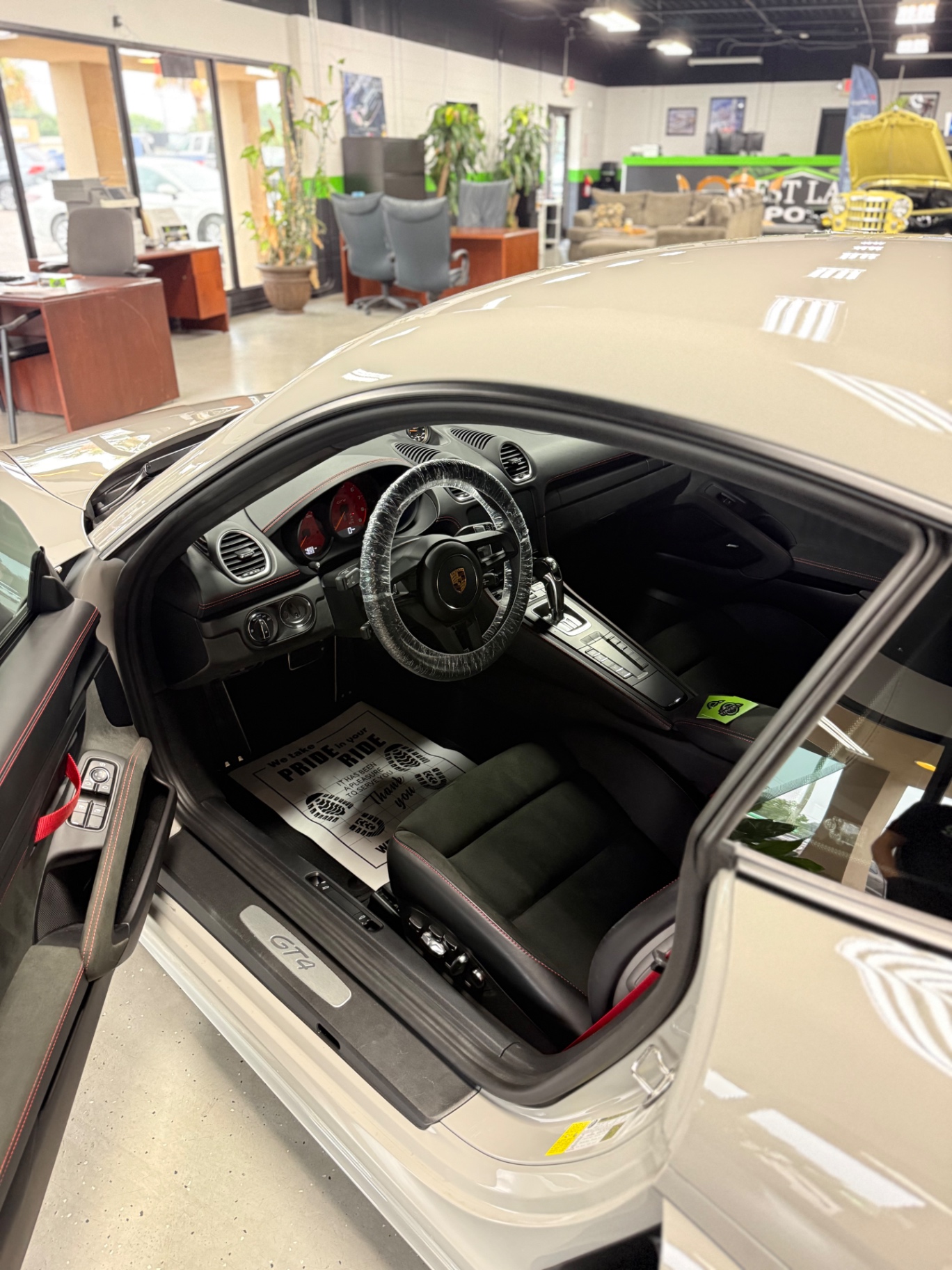Porsche 718 GT4 interior detail