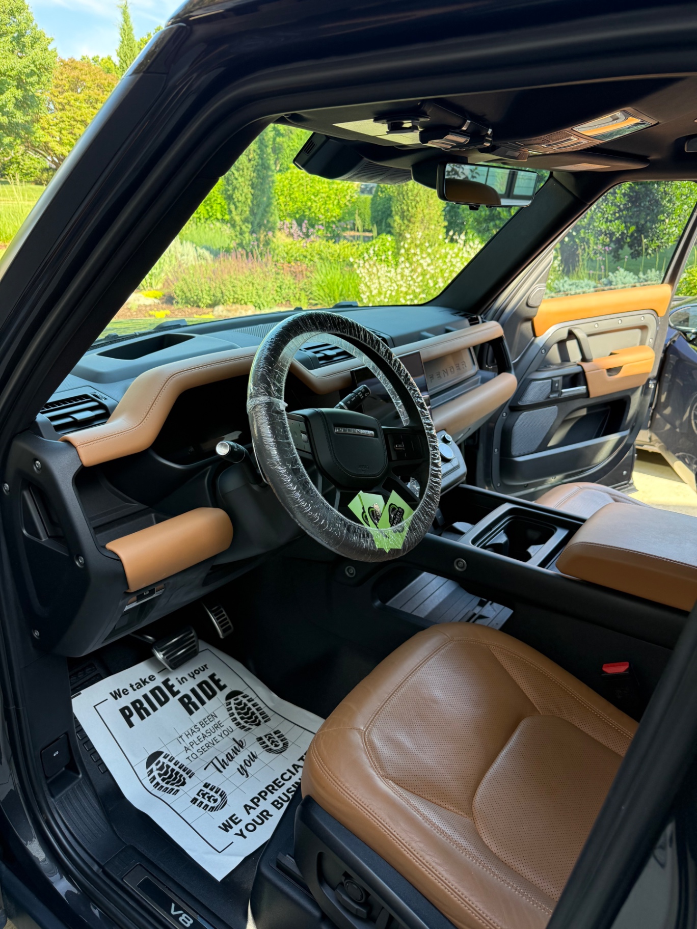 Land Rover Defender V8 interior detail